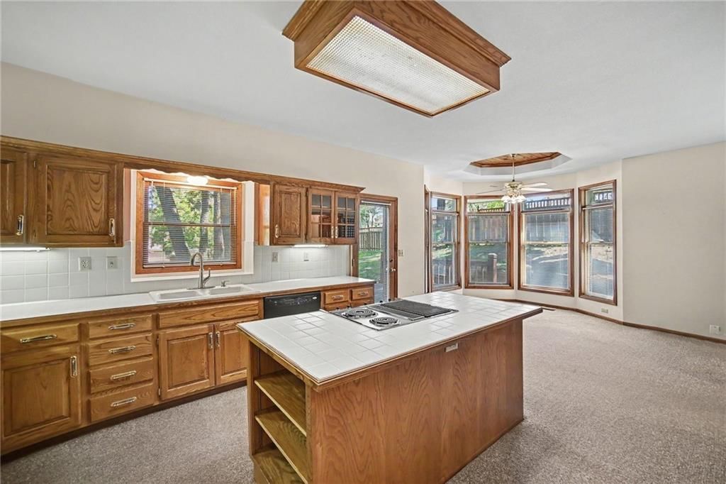 Photo 9 of 34, 2414 Springcreek Court, Blue Springs, MO 64015