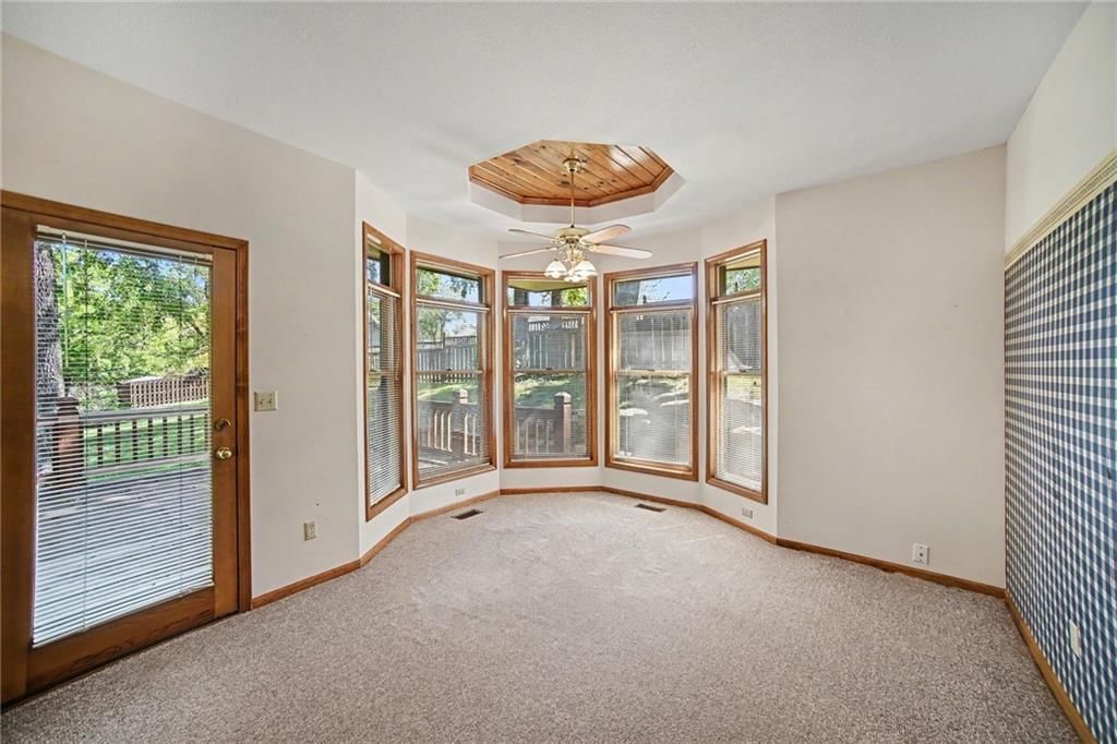 Photo 10 of 34, 2414 Springcreek Court, Blue Springs, MO 64015