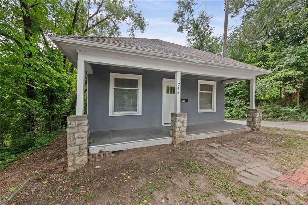 743 Kickapoo Street, Leavenworth, KS: listing photo 3