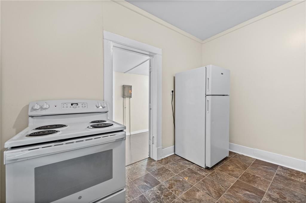 Photo 11 of 22 - 743 Kickapoo Street, Leavenworth, KS 66048