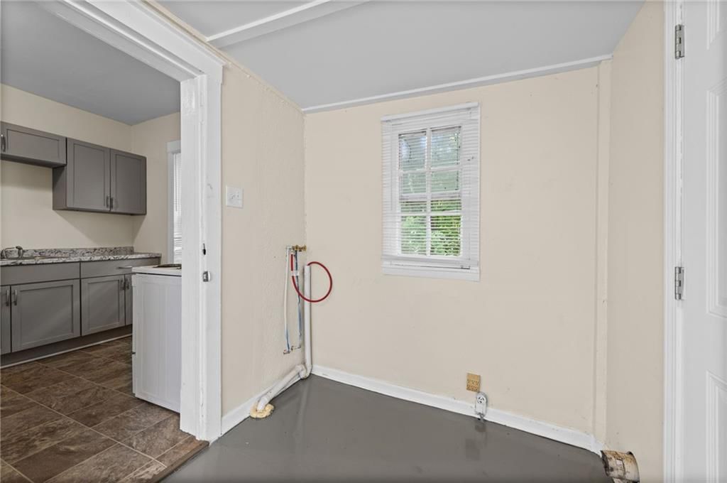 Photo 13 of 22 - 743 Kickapoo Street, Leavenworth, KS 66048