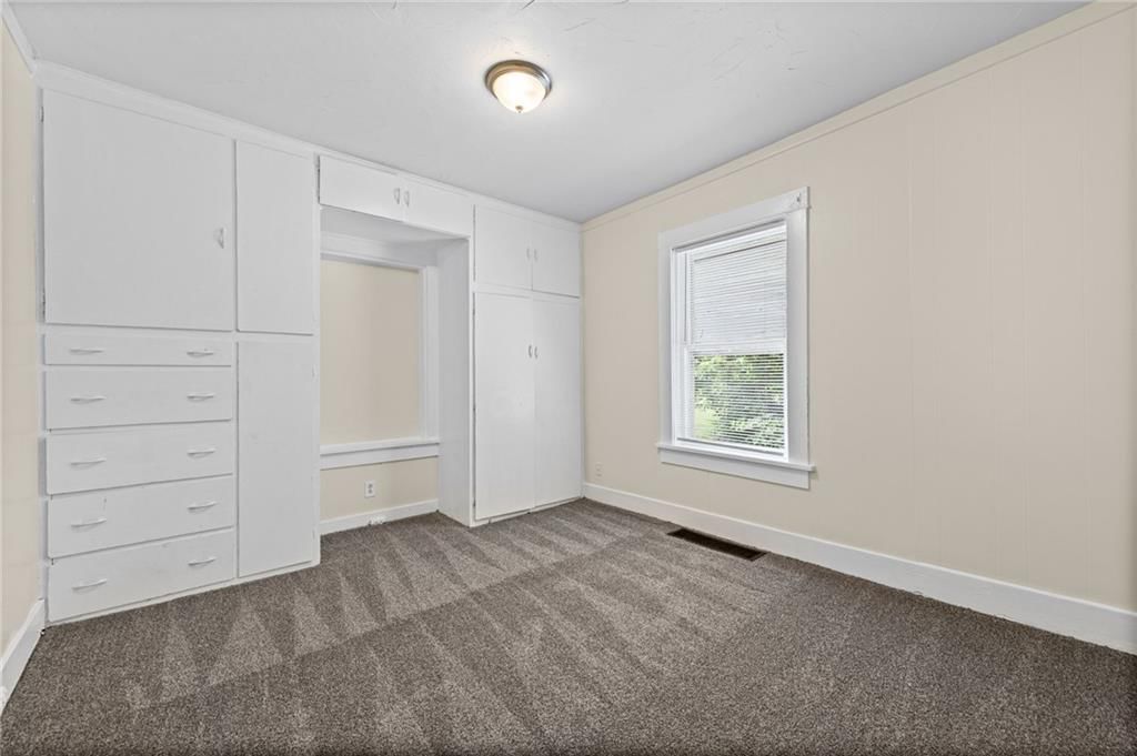 Photo 15 of 22 - 743 Kickapoo Street, Leavenworth, KS 66048