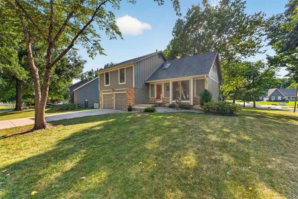 9002 SWARNER Drive — photo 2