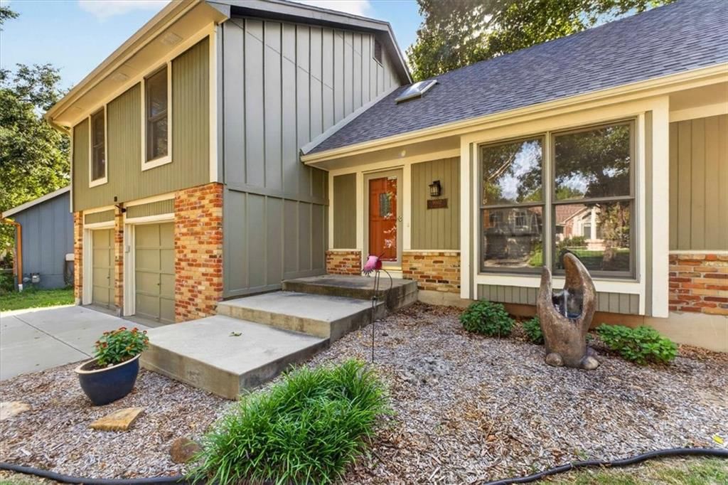 9002 SWARNER Drive — photo 3