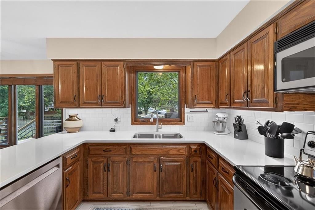 9002 SWARNER Drive — photo 22