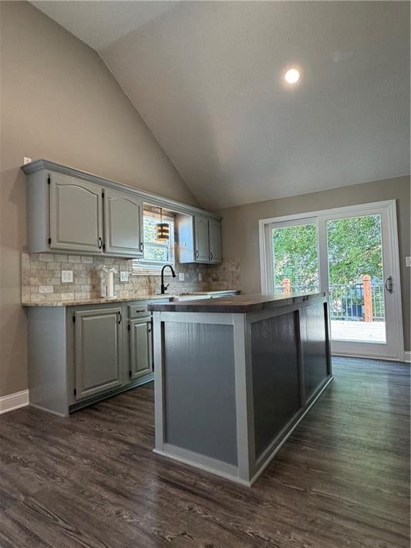 908 SE 15th Street — photo 10