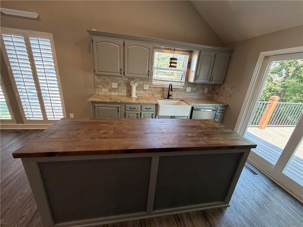 908 SE 15th Street — photo 13