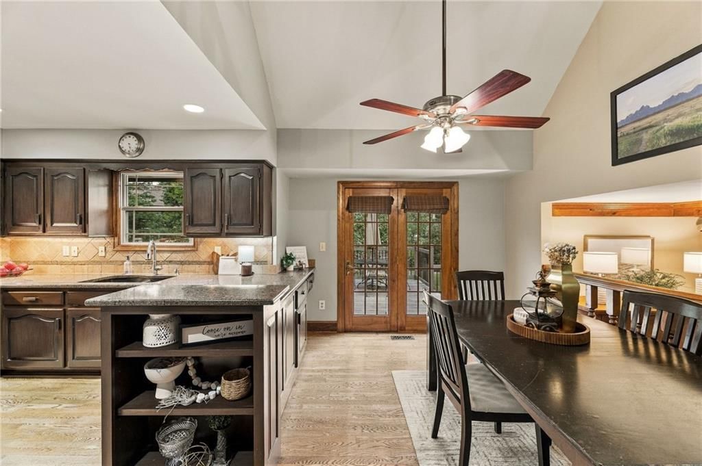 2209 S Scarborough Street — photo 14