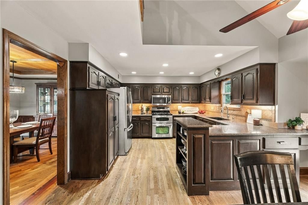 2209 S Scarborough Street — photo 18