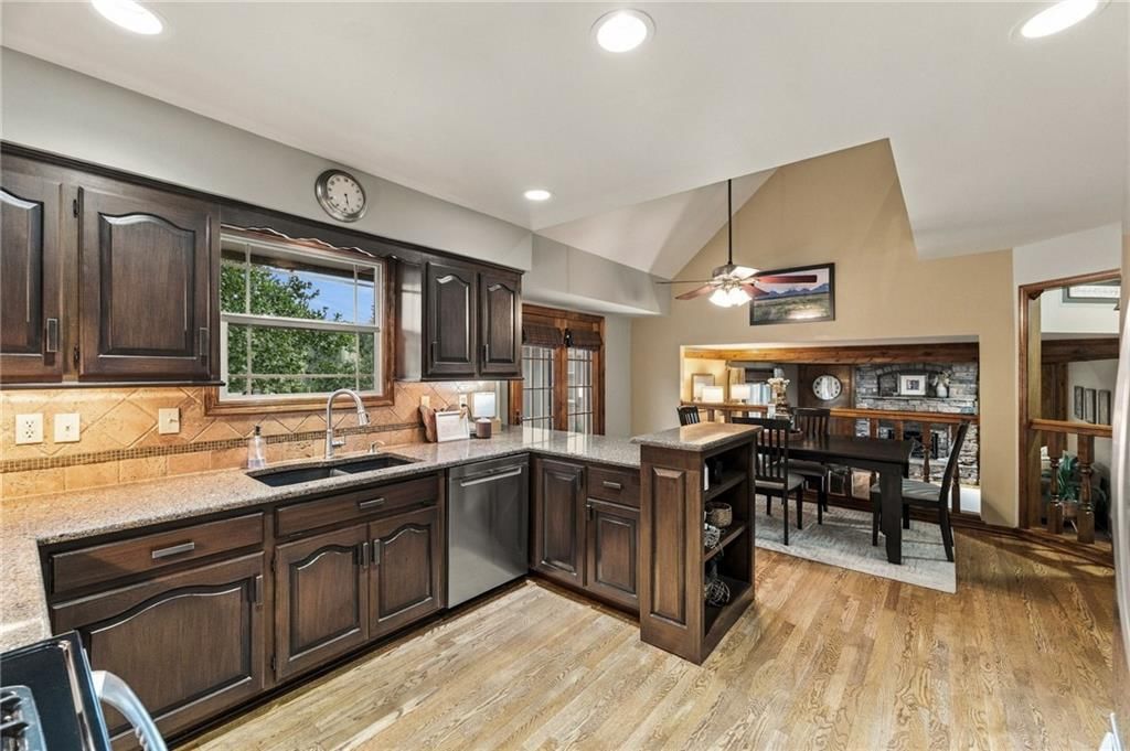 2209 S Scarborough Street — photo 19
