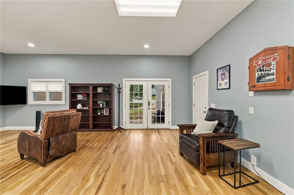 2209 S Scarborough Street — photo 44