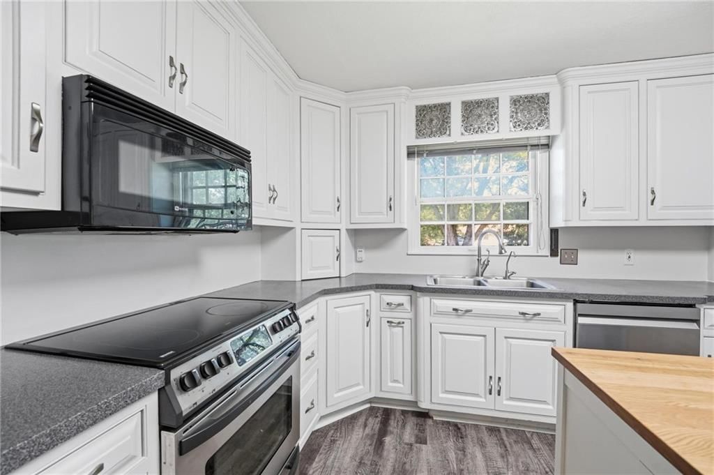 1002 E Willow Drive — photo 3