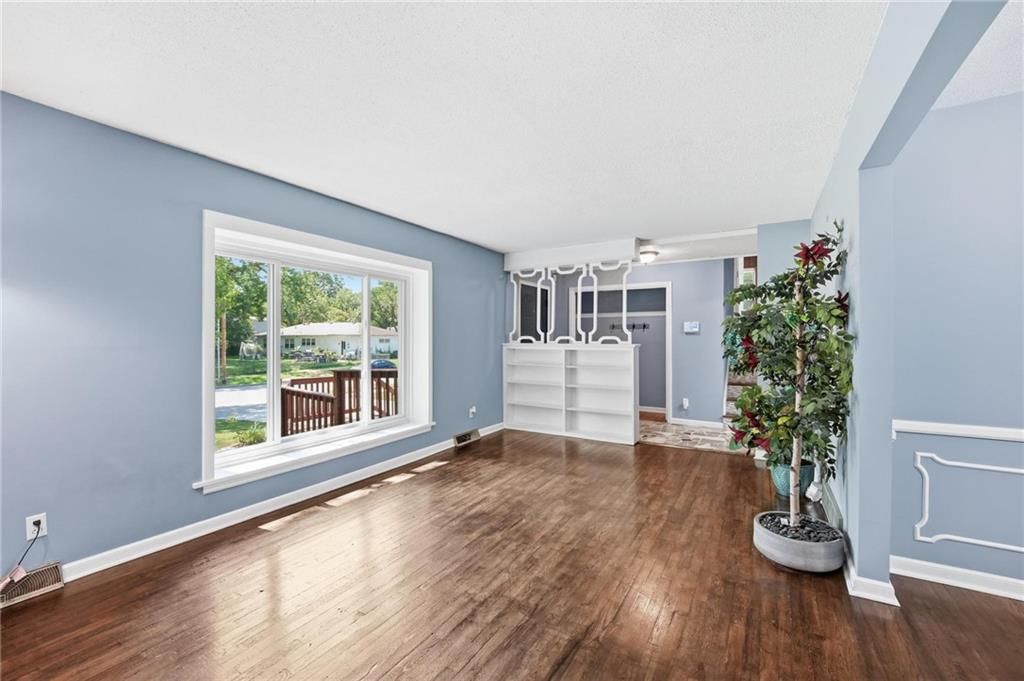 1002 E Willow Drive — photo 10