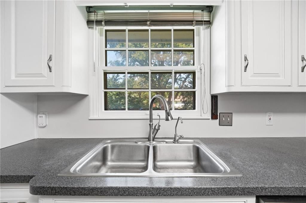 1002 E Willow Drive — photo 14
