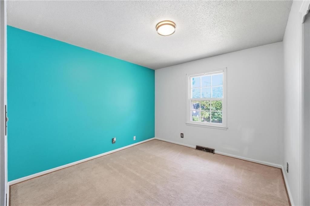 1002 E Willow Drive — photo 29