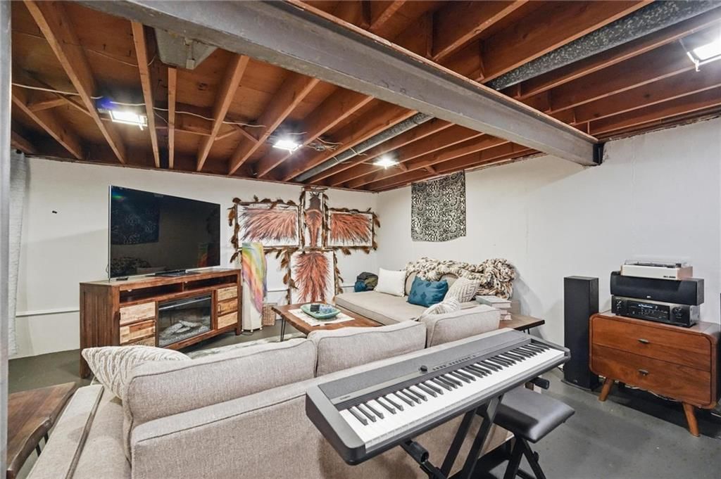 1002 E Willow Drive — photo 38