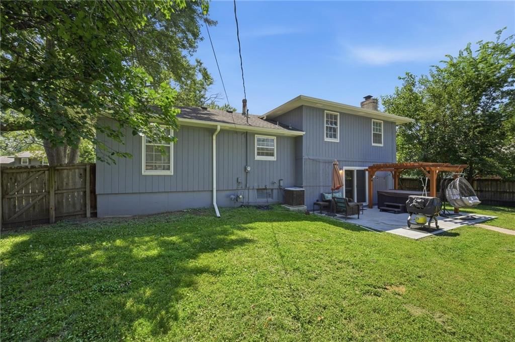 1002 E Willow Drive — photo 53