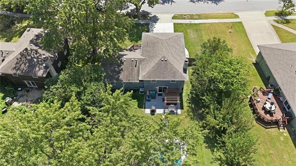 1002 E Willow Drive — photo 59