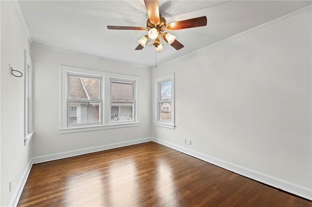 319 E 70th Terrace — photo 11