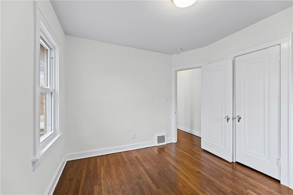 319 E 70th Terrace — photo 14