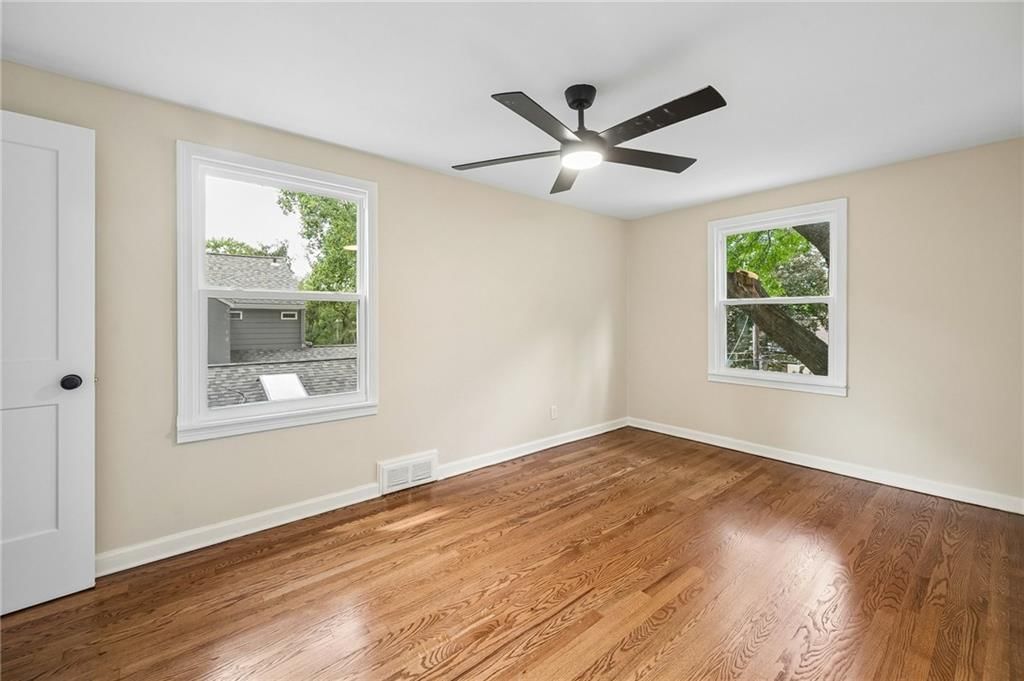 424 E 79th Terrace — photo 21