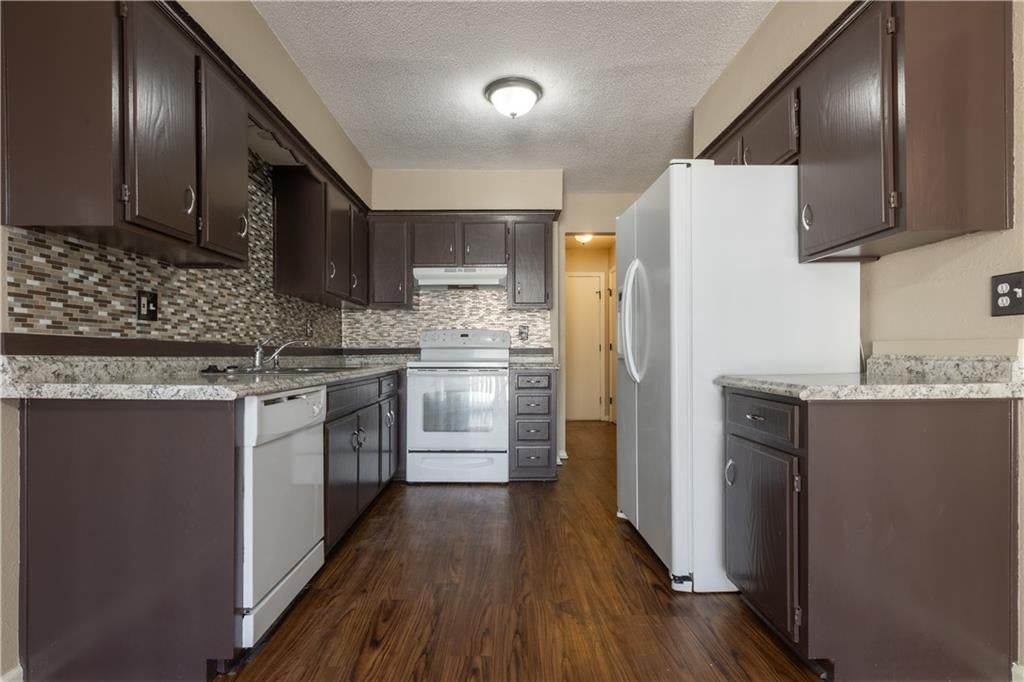 Photo 12 of 48 - 8500 Ditzler Avenue, Raytown, MO 64138
