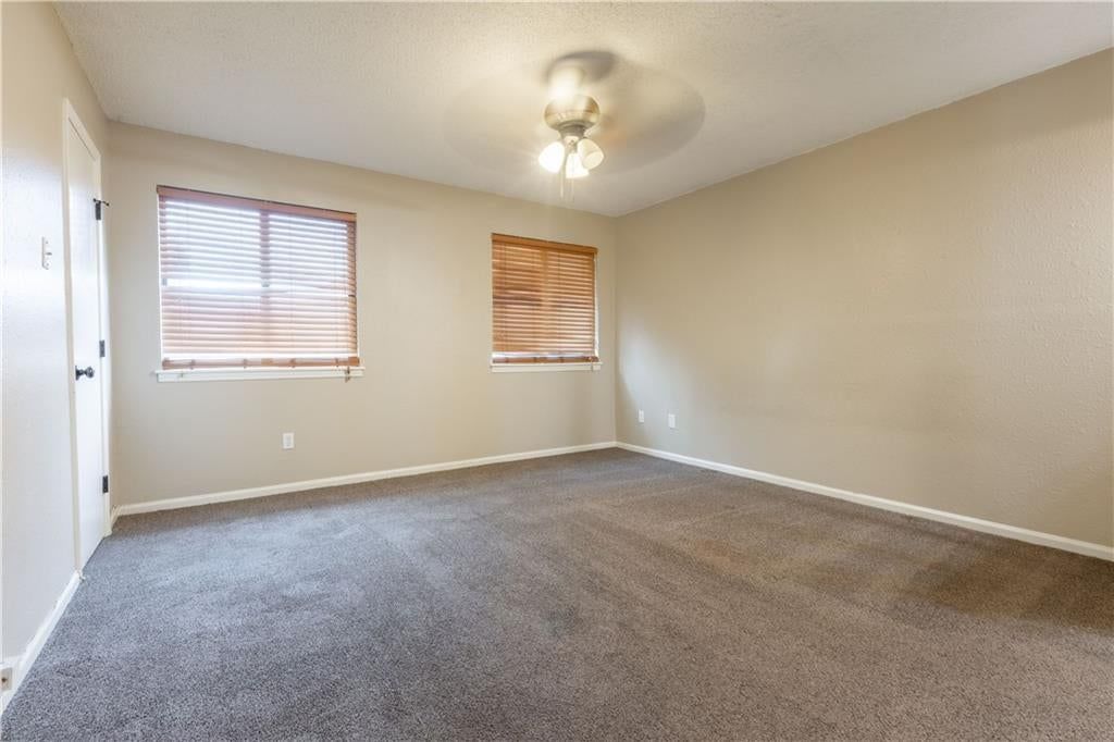 Photo 16 of 48 - 8500 Ditzler Avenue, Raytown, MO 64138