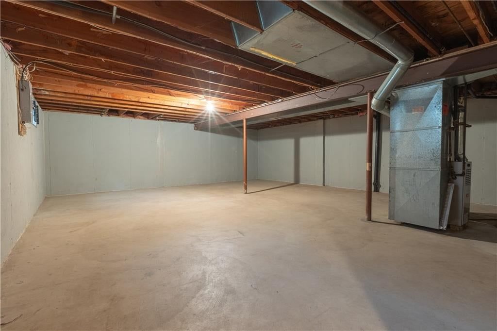 Photo 23 of 48 - 8500 Ditzler Avenue, Raytown, MO 64138