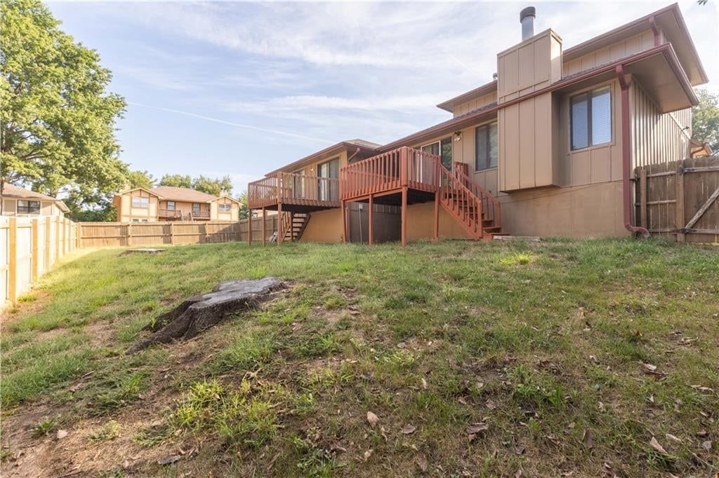 Fenced yard at 8500 Ditzler Avenue, Raytown, MO 64138