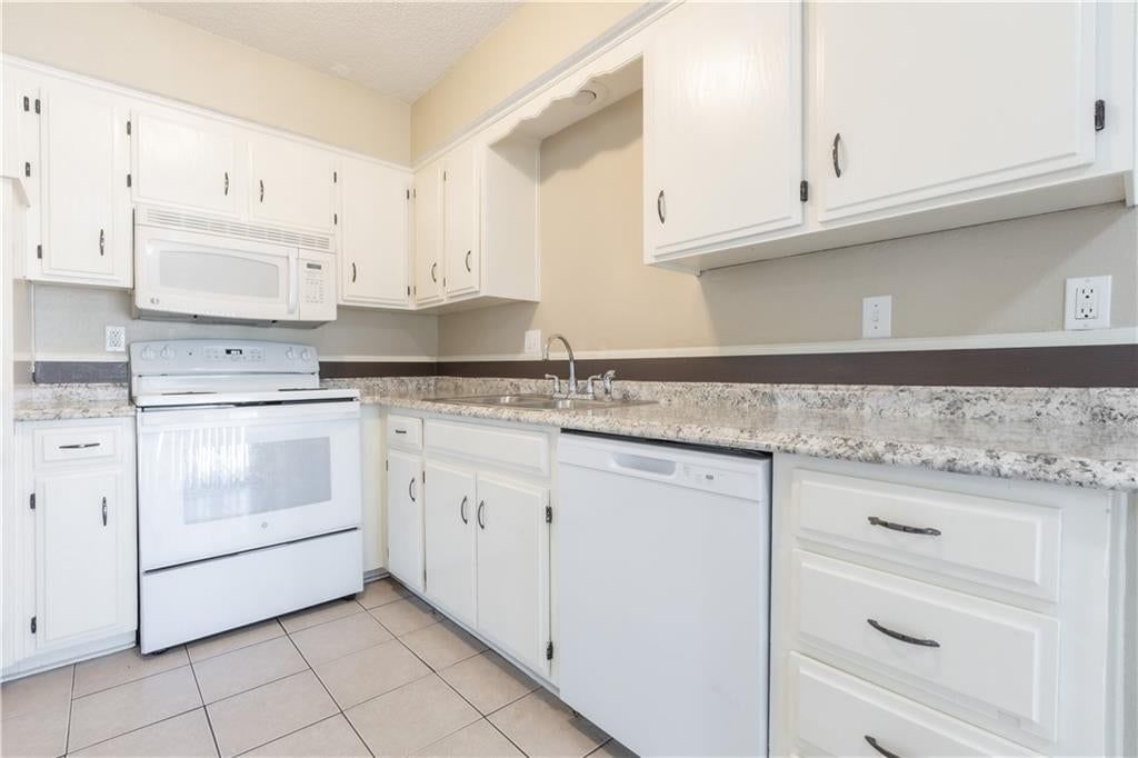 Photo 34 of 48 - 8500 Ditzler Avenue, Raytown, MO 64138