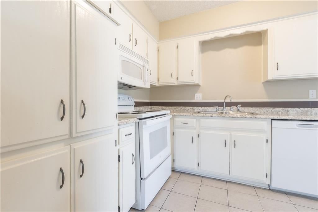Photo 35 of 48 - 8500 Ditzler Avenue, Raytown, MO 64138
