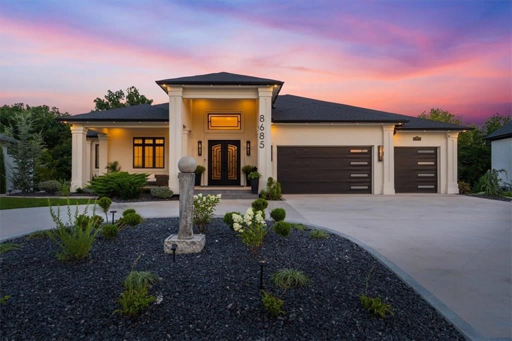 8685 NE Shoal Creek Valley Drive, Kansas City, MO: listing photo 3