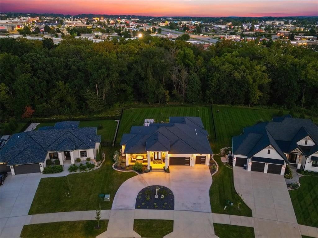 Photo 6 of 97 - 8685 NE Shoal Creek Valley Drive, Kansas City, MO 64157