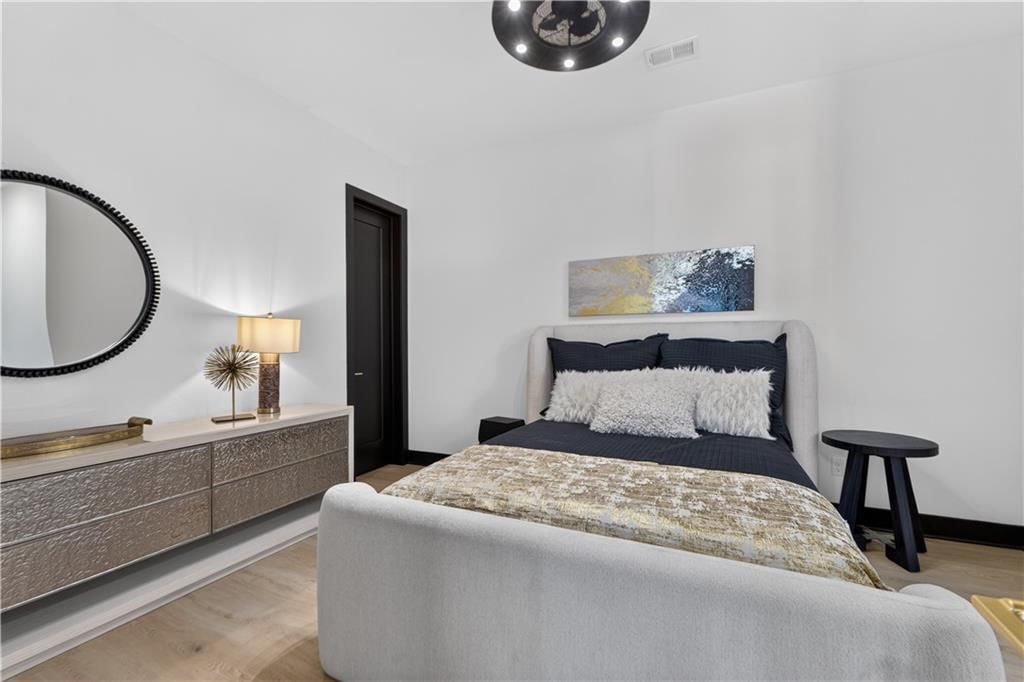 Photo 61 of 97 - 8685 NE Shoal Creek Valley Drive, Kansas City, MO 64157