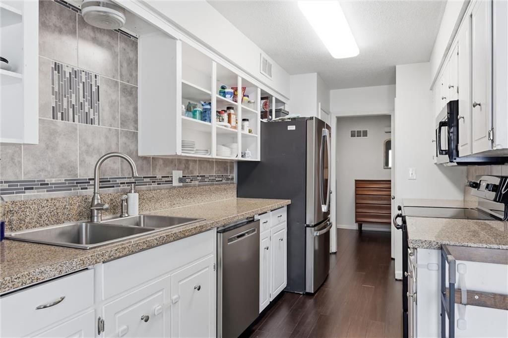 12025 W 66th Street — photo 12