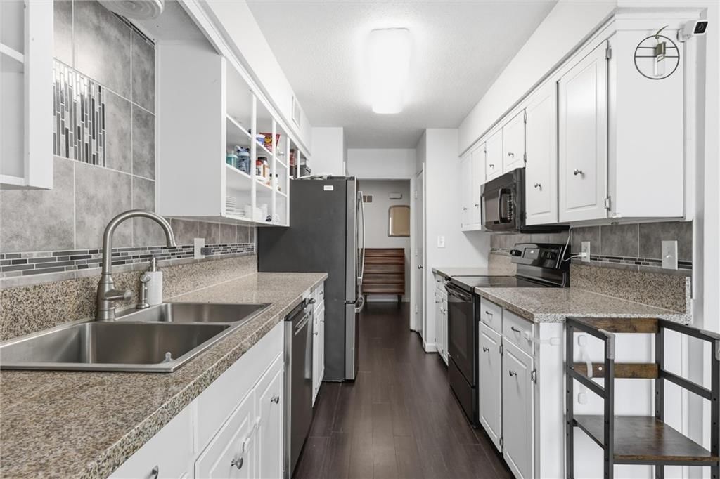 12025 W 66th Street — photo 13