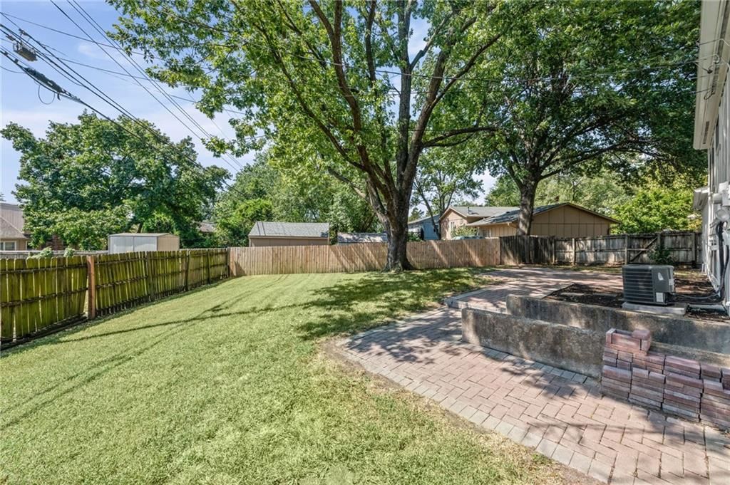 9103 W 101st Street — photo 30
