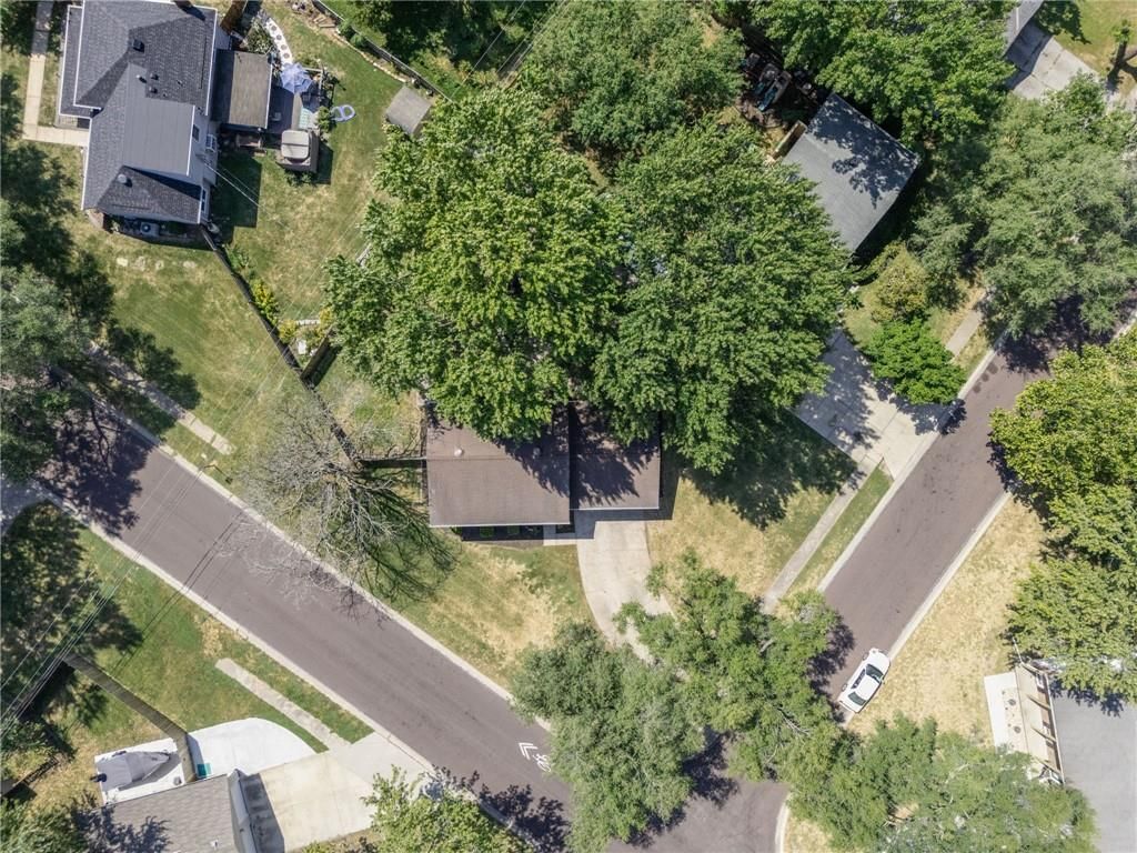 9103 W 101st Street — photo 51
