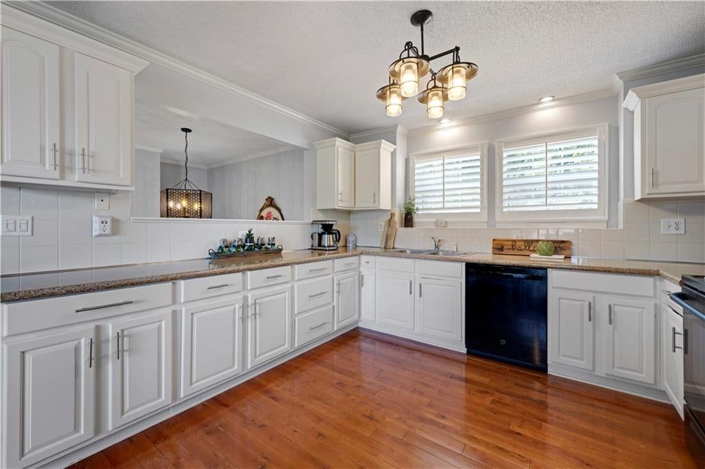 713 S Meadowbrook Street — photo 12