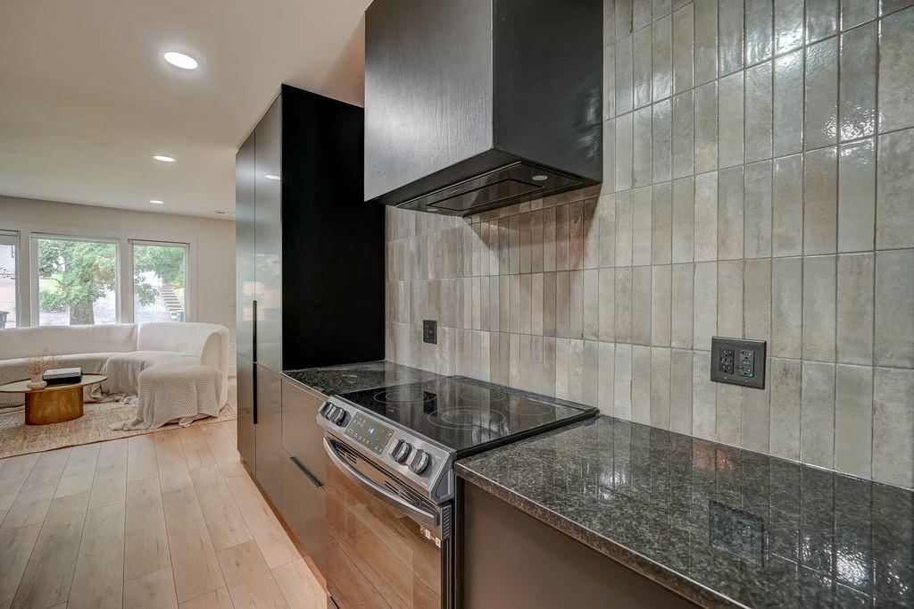 8645 Sleepy Hollow Road — photo 11