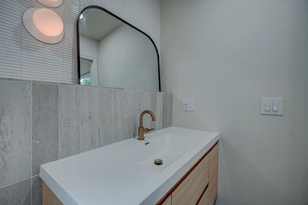 8645 Sleepy Hollow Road — photo 21
