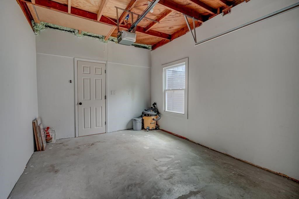 8645 Sleepy Hollow Road — photo 30