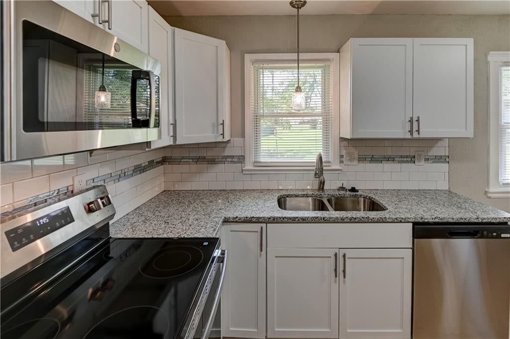 512 NW Lakeview Road — photo 10