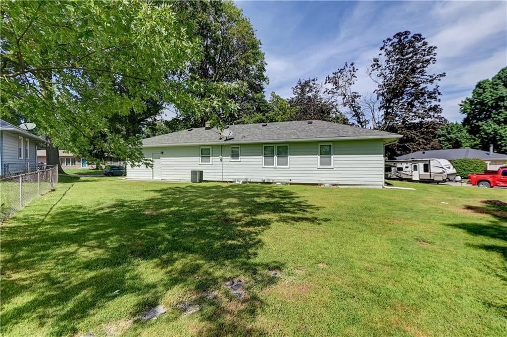 512 NW Lakeview Road — photo 36