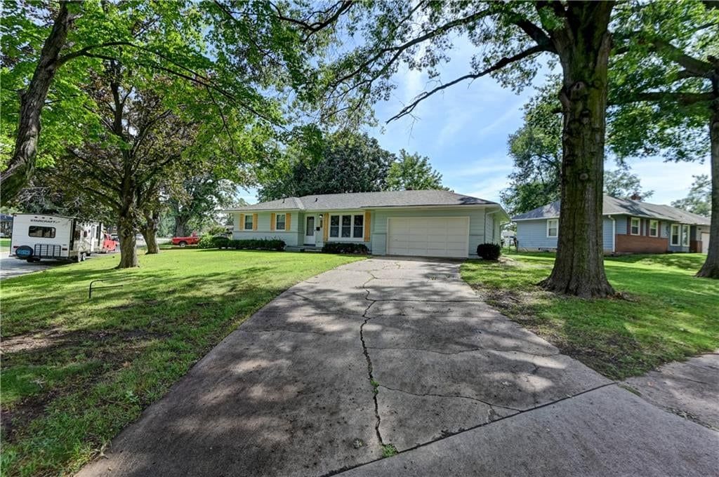 512 NW Lakeview Road — photo 39