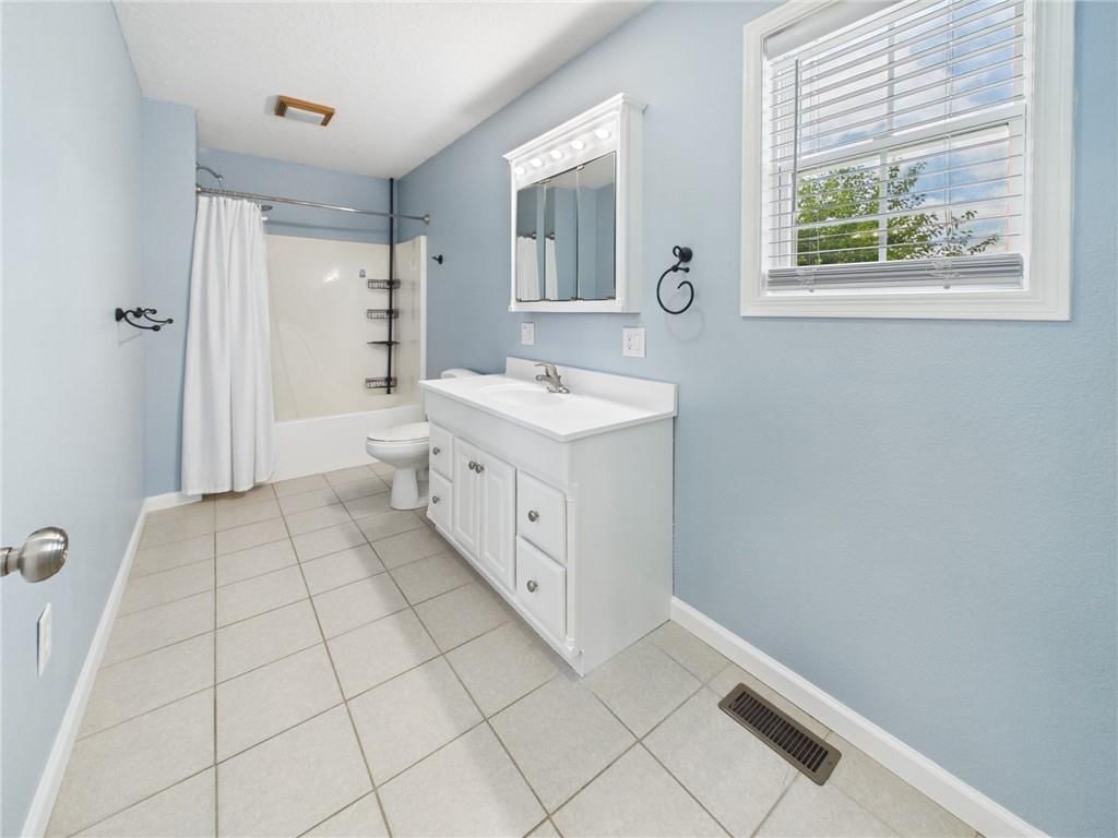 808 NE 221st Road — photo 33