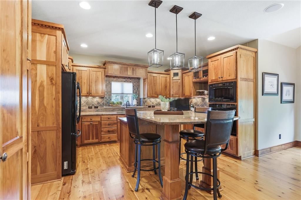 16211 Overbrook Lane — photo 11