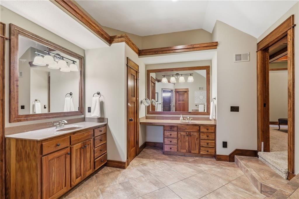 16211 Overbrook Lane — photo 38
