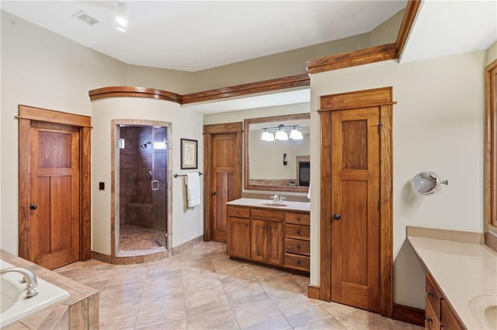 16211 Overbrook Lane — photo 39