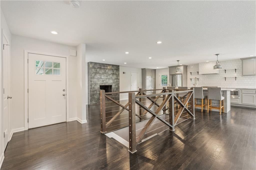 3315 W 98th Street — photo 4